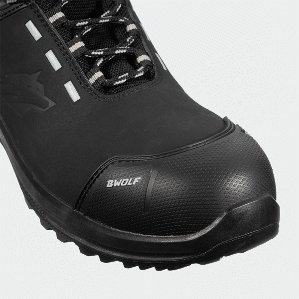 Hi work shoes with a toe cap DEFENDER HI S3S